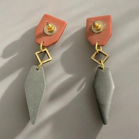 Geometric Shape Brown, Black and Gold dangling Earrings. Dart Shape, lightweight - Picture 5 of 8